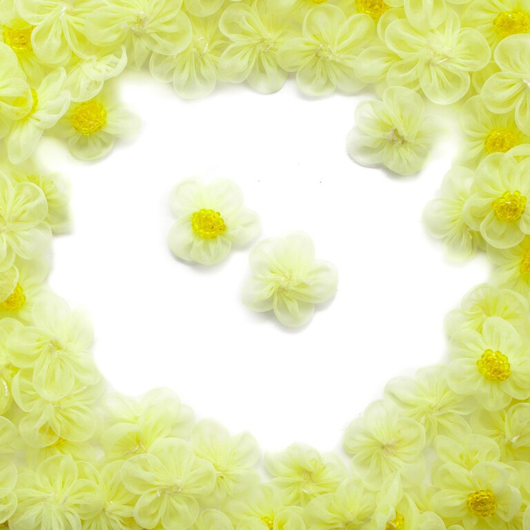 Cytrynowe kwiatki ozdobne do wykorzystania jako ozdoba ubrania lub większej dekoracji.