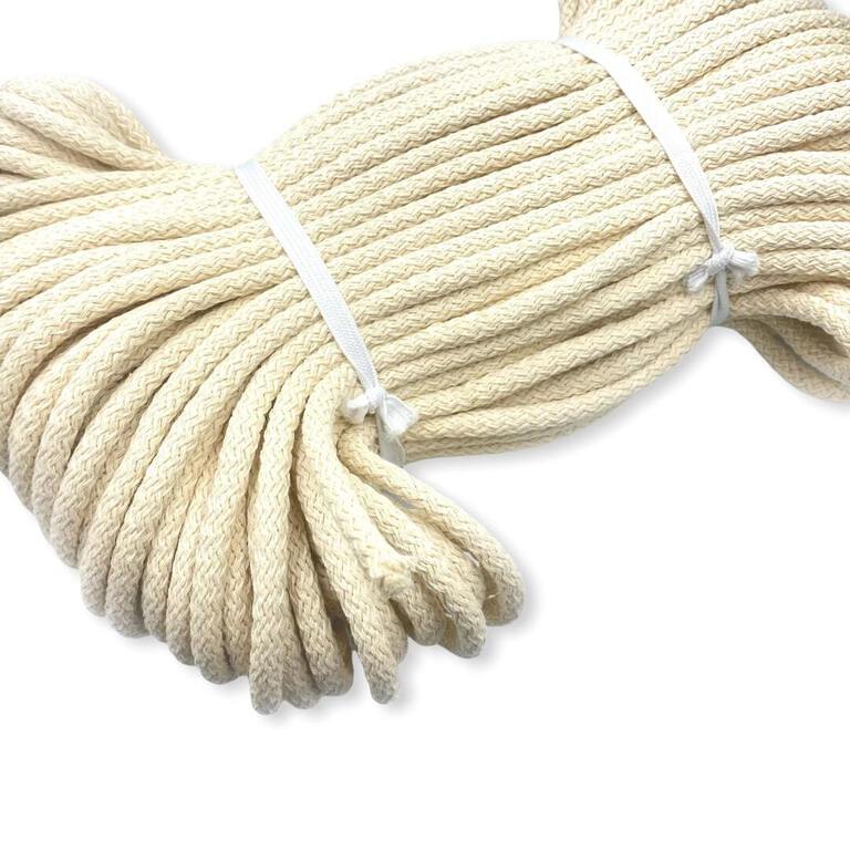 Sznurek bawełniany knot w kolorze ecru, naturalnym do rękodzieła i wielu robótek. Grubość 7mm.